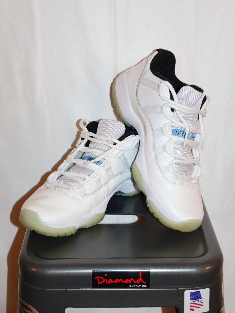 Air Jordan 11 Retro Low 'Legend Blue'